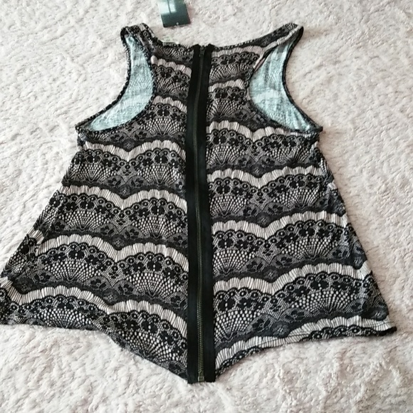 Silence & Noise Racerback Top - Picture 4 of 7